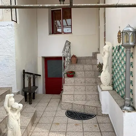 Athena's House Tatil Evi